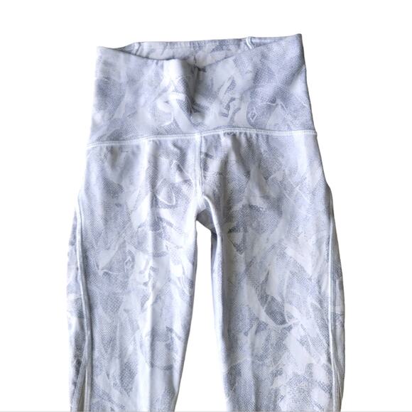 Lululemon Train Times 7/8 Pant 25" Size 2 - Picture 5 of 9